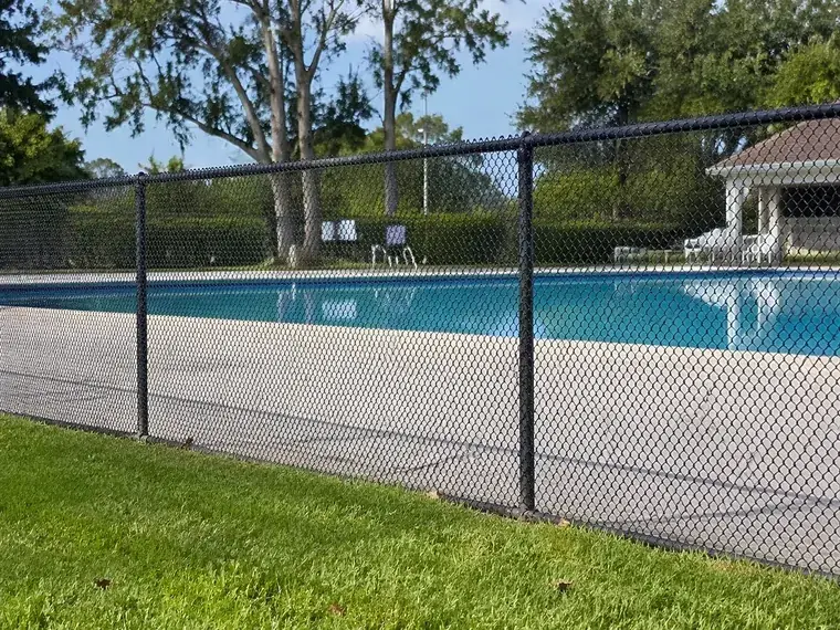 Chain Link Pool Enclosure