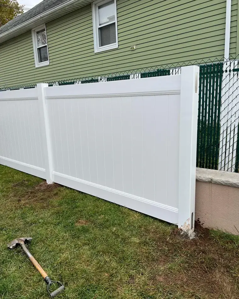 Vinyl Privacy Fence — Side Return